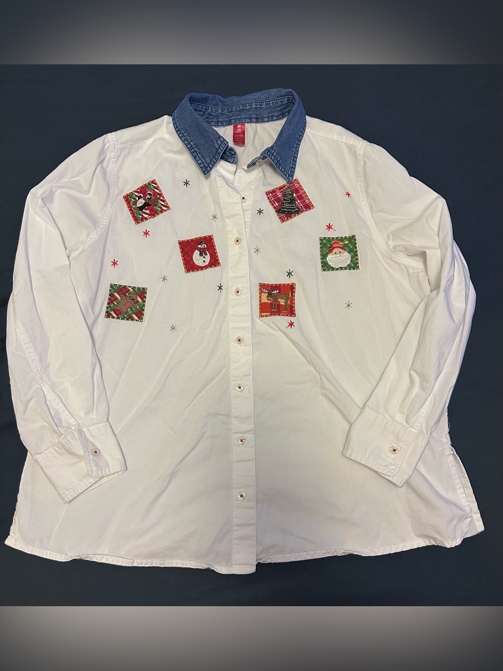 Holiday Christmas Patchwork White Button-Up Shirt with Denim Collar - Size 1X